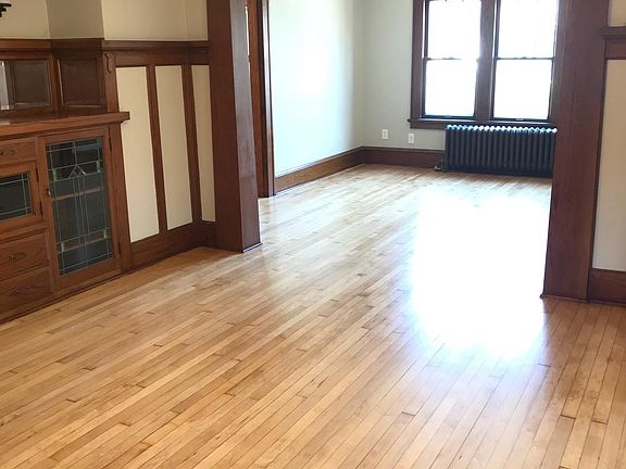 2nd image of 827 E Homer St #827