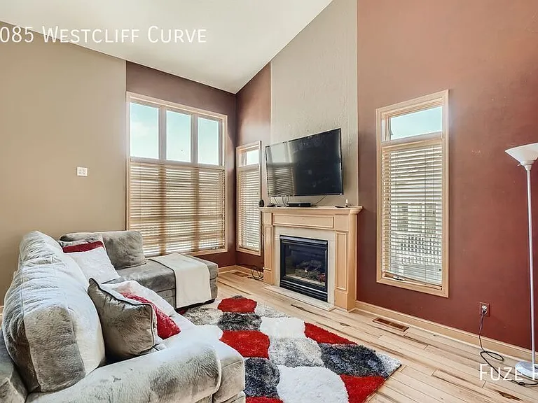 1085 Westcliff Curv — Photo 4