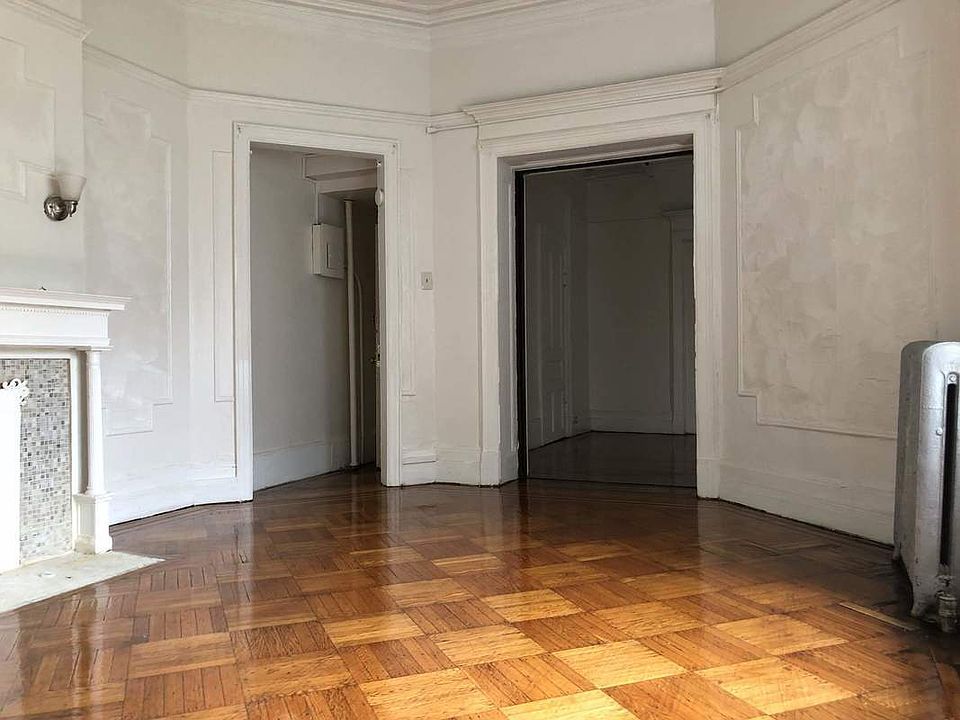 1st image of 1235 Pacific St APT 1R