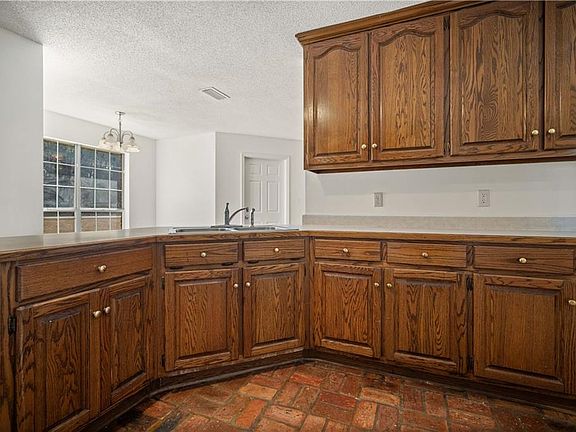 4th image of 2901 Bay Woods Drive