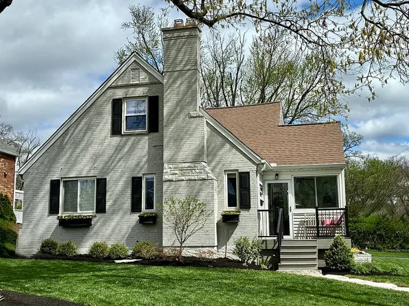 5900 Saint Regis Dr, Cincinnati, OH 45236