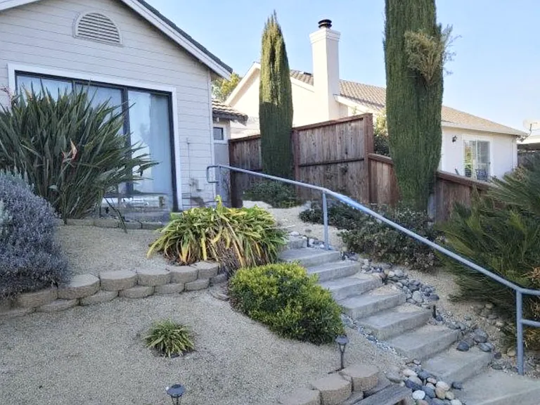 7134 Lighthouse Dr — Photo 3