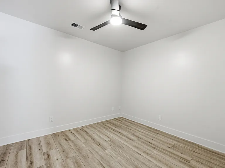 320 Shoal Creek Rd #102 — Photo 20
