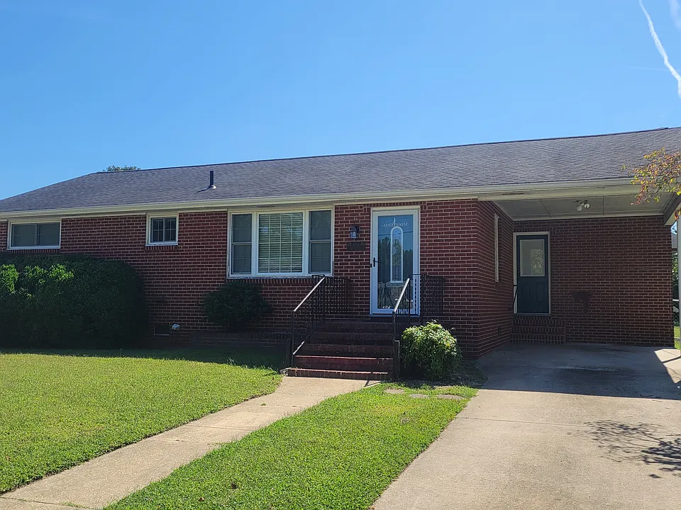 109 Yew Ave