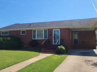 109 Yew Ave, Colonial Heights, VA 23834