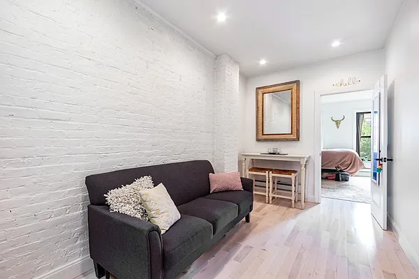 Rented by Compass | media 26