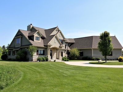 7523 W Red Cedar Ct, Mequon, WI, 53097
