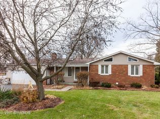 801 Inverness Rd, Lisle, IL 60532