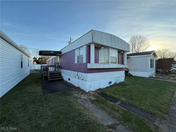 610 Patricia Ave NW, New Philadelphia, OH 44663