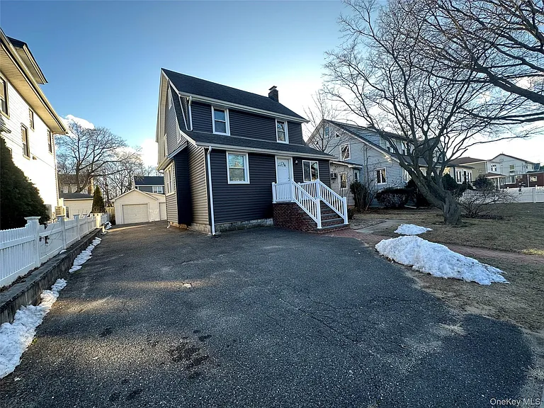 8 Leach St #1 — Photo 10