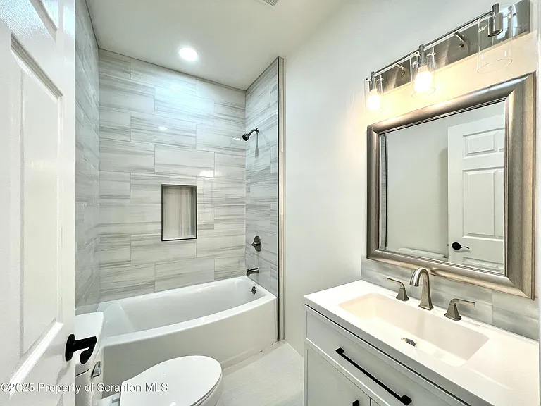 105 Parkdale Dr — Photo 7