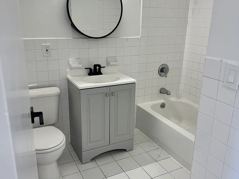 210 Straight St #408 — Photo 1