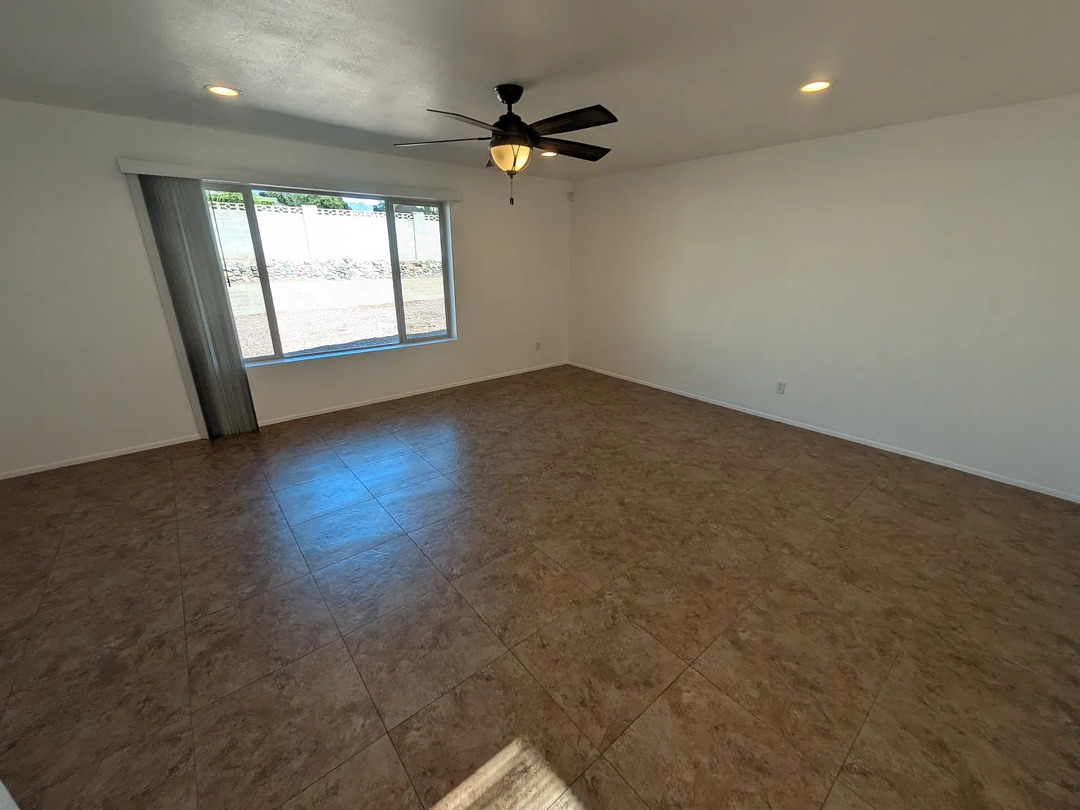 3 bed, 1462 sqft, $1,875 — Photo 3