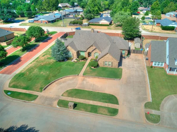 1429 Spring Creek Dr, Yukon, OK 73099