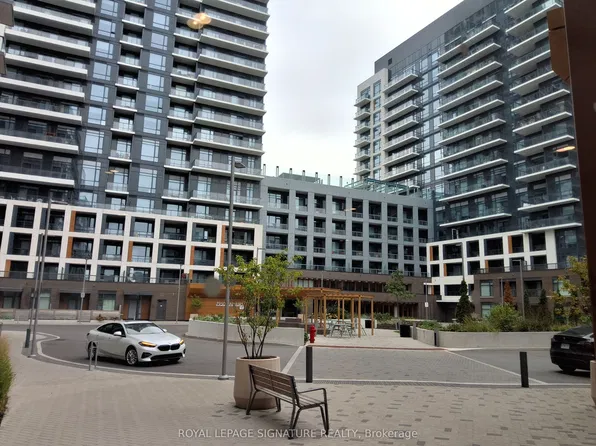 8 Beverley Glen Blvd #C701, Vaughan, ON L4J 0L5