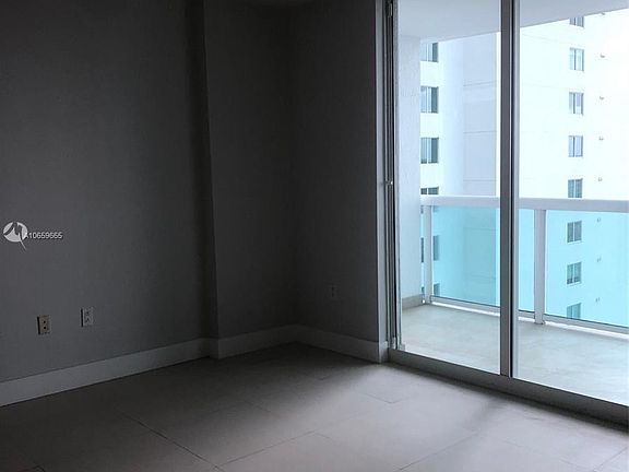 5th image of 1800 N Bayshore Dr APT 2606