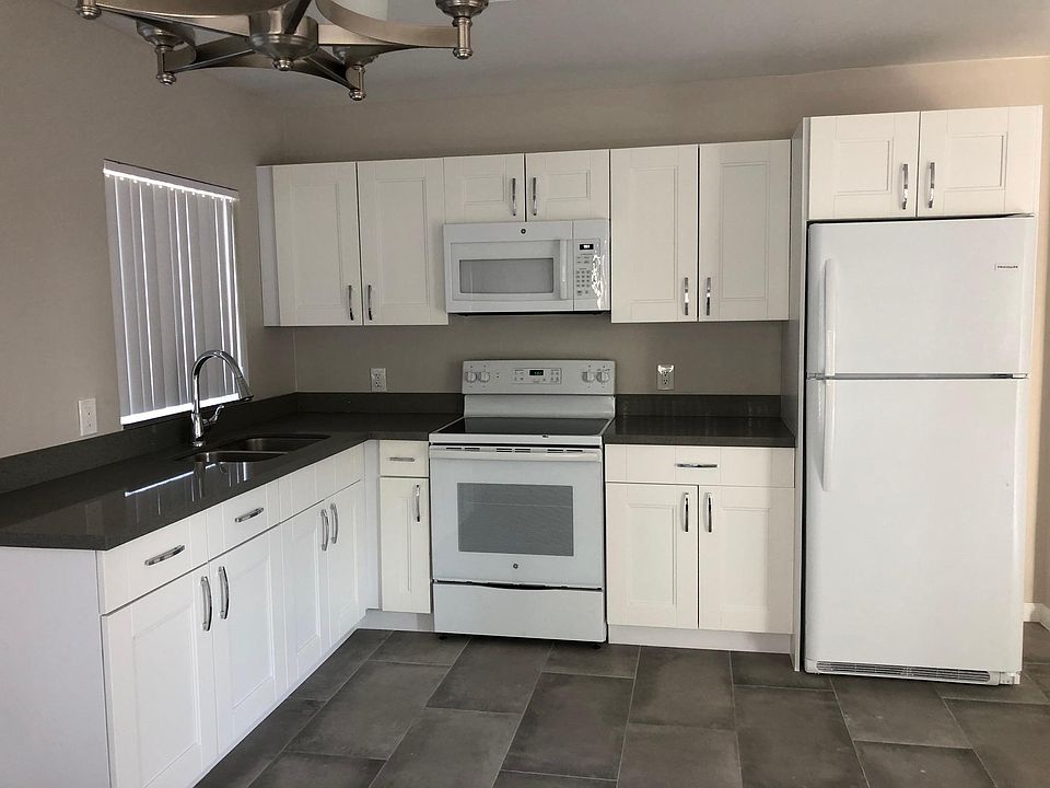 1st image of 4101 Woodside Dr