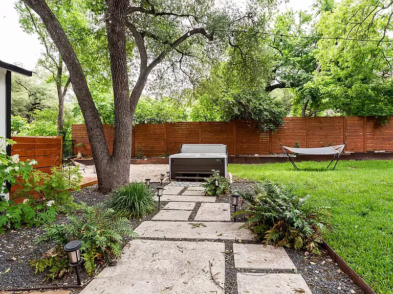 11403 Oakwood Dr — Photo 22