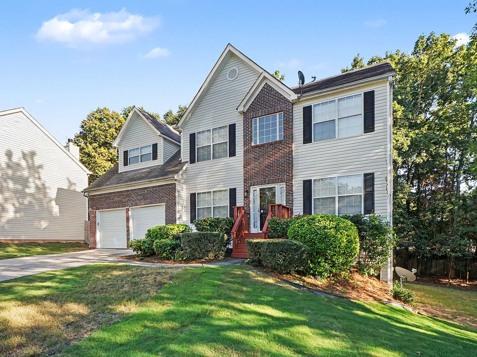 5 bed, 3.5 bath, 4065 sqft, $3,495 — Photo 3