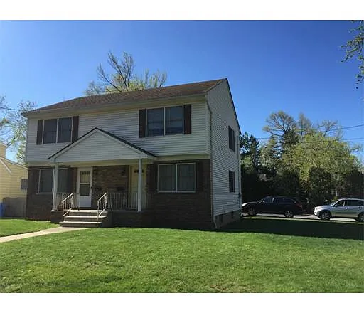 29 Amboy Ave photo 1