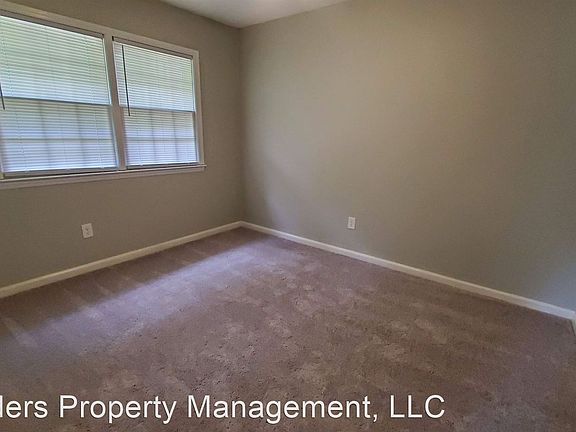 5th image of 305 Salem St APT G