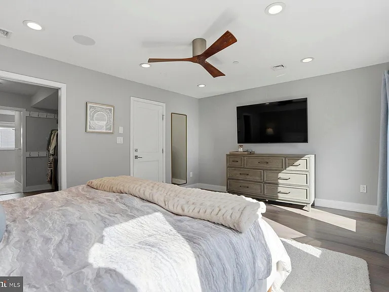 611 N Galloway St — Photo 20