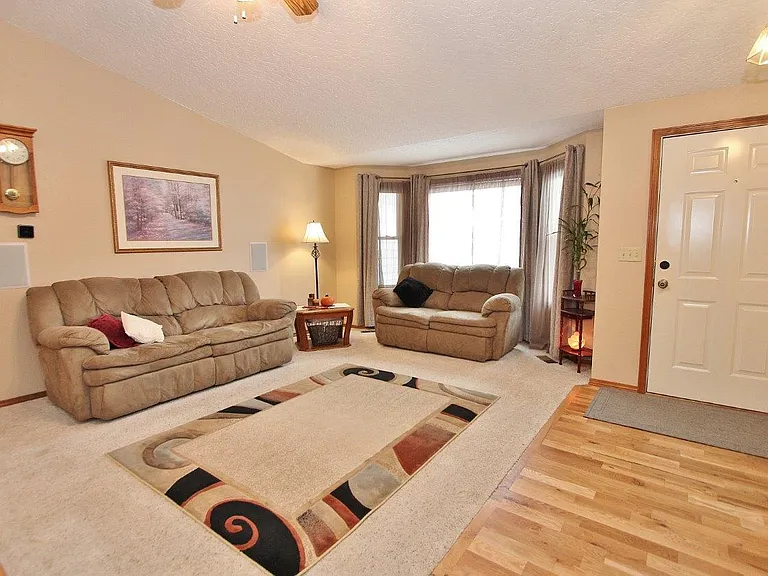 4464 S Timridge Way — Photo 3