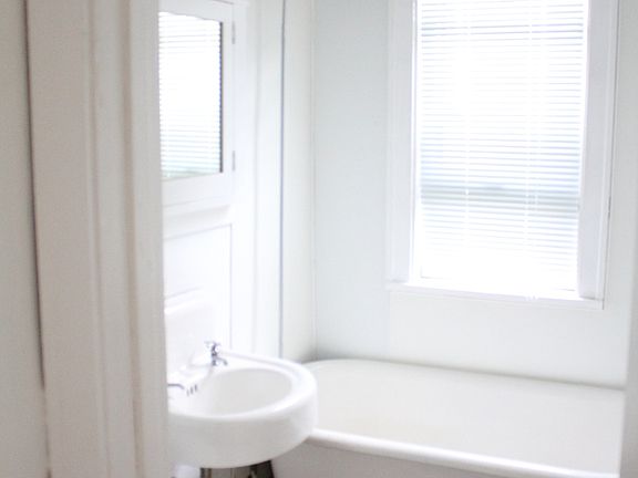 5th image of 1425 Grand Ave APT 4