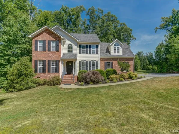 532 Reedy Creek Rd, Louisa, VA 23093