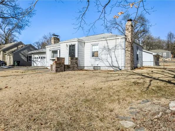 1300 Cherokee St, Leavenworth, KS 66048