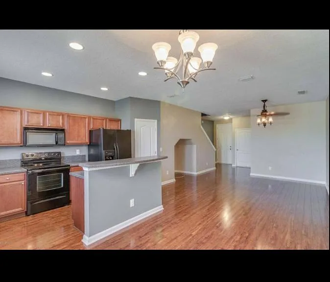 Sunset Bluff Dr — Photo 8