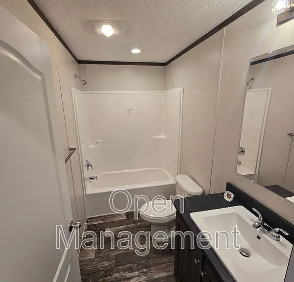 511 E 1st St #70 — Photo 17