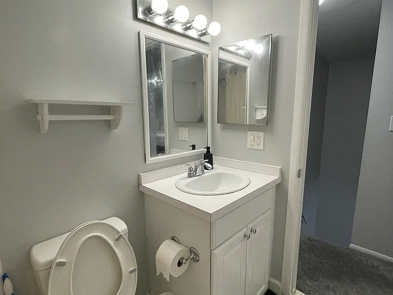 527 Longshore Dr #B — Photo 8