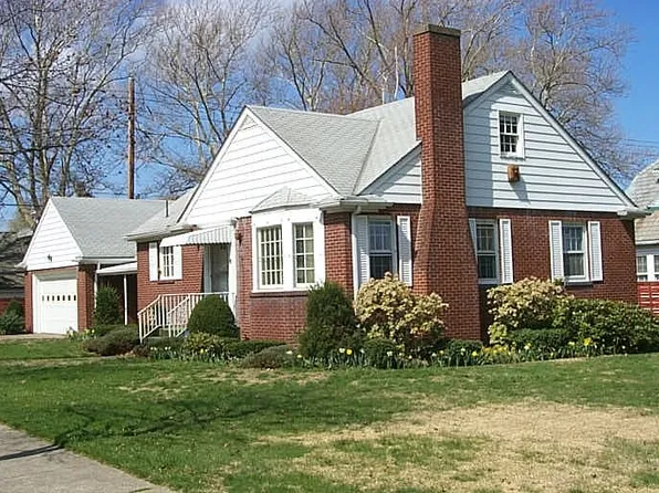 6 W Metcalf St, Erie, PA 16508