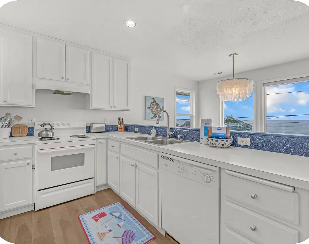 NE Beverly Dr, Newport — Photo 4