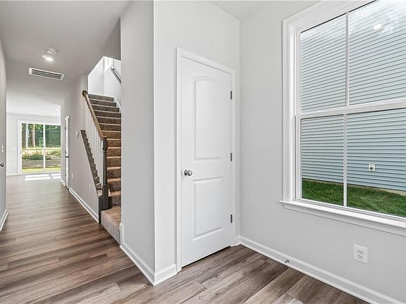 5th image of 5552 Wenrich Dr #E7