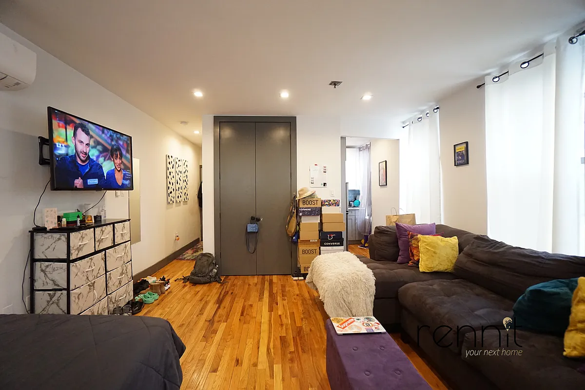 Building Photo - 147 Utica Ave #4A