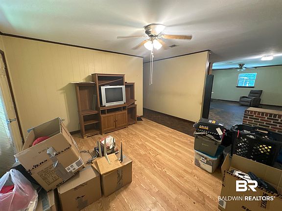 4th image of 1053 Anderson Ct