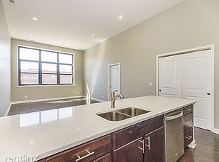 2200 W Lawrence Ave #201, Chicago, IL 60625