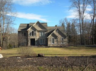 460 Ice Harvest Dr, Mountain Top, PA 18707