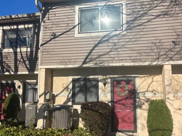 57 Ash Stoker Ln, Horsham, PA 19044