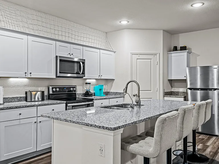 766 Camden Dr — Photo 13