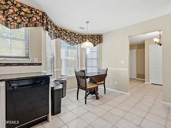 5th image of 65 Old Orchard Lane #1501