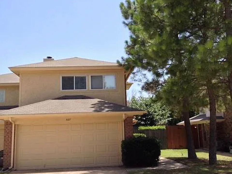 1st image of 527 Essex Pl
