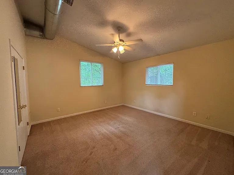 283 Athens Ave — Photo 10