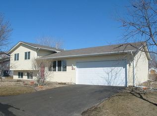 8979 Vinewood Ln N, Maple Grove, MN 55369