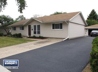 412 Macon Ave, Romeoville, IL 60446