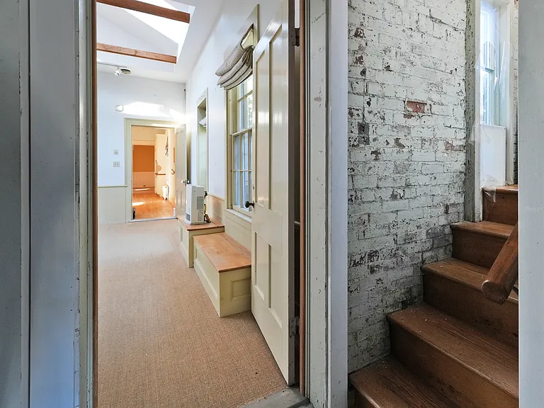 11 Lincoln St — Photo 28