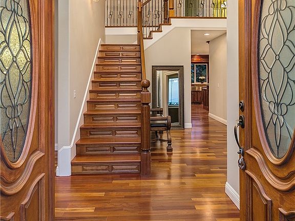 4th image of 2431 Lenore Dr