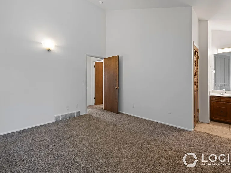 1815 E Woodside Dr #B — Photo 18